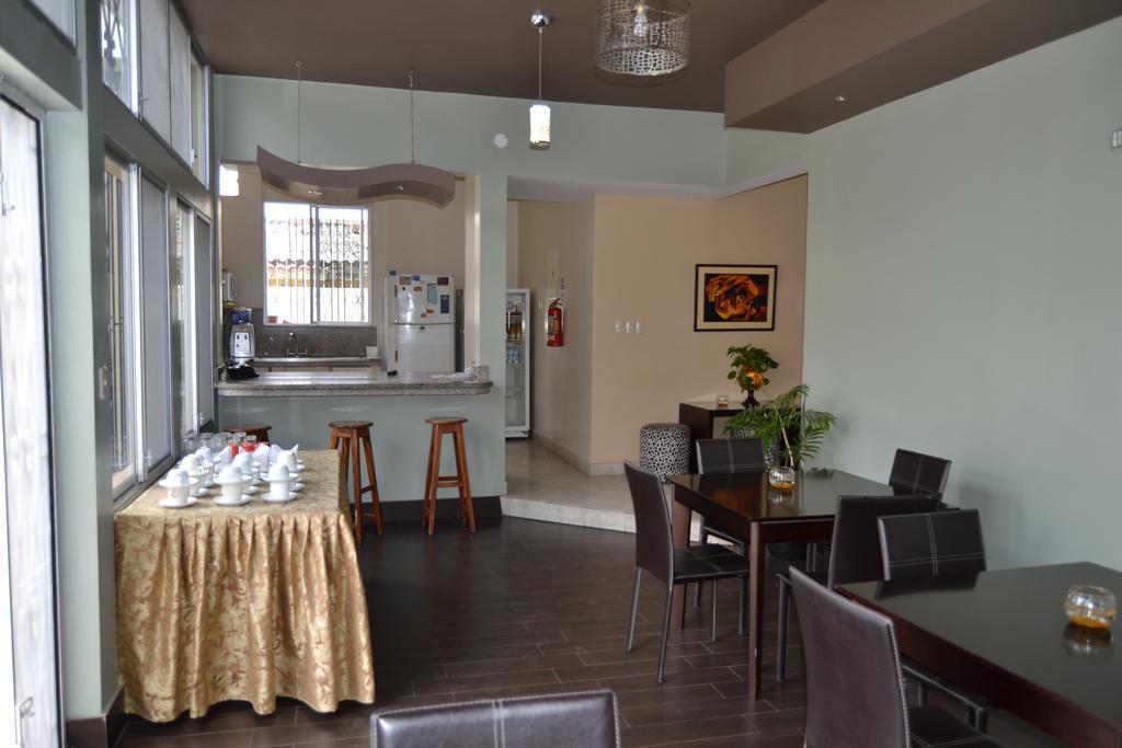 Urdesa Suites Hotel Guayaquil Bagian luar foto