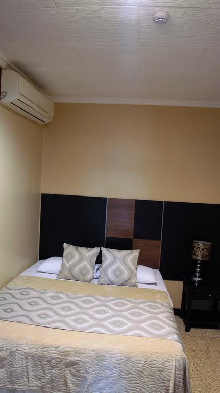 Urdesa Suites Hotel Guayaquil Bagian luar foto