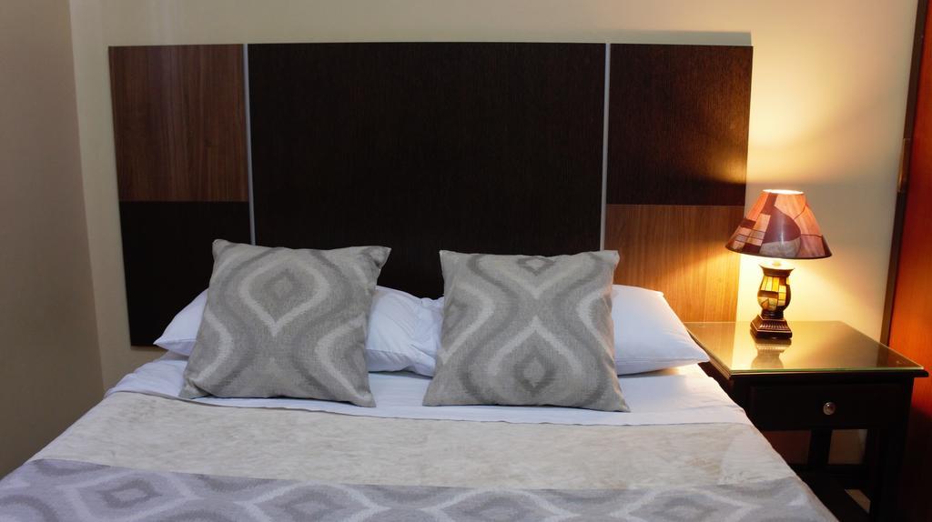 Urdesa Suites Hotel Guayaquil Bagian luar foto