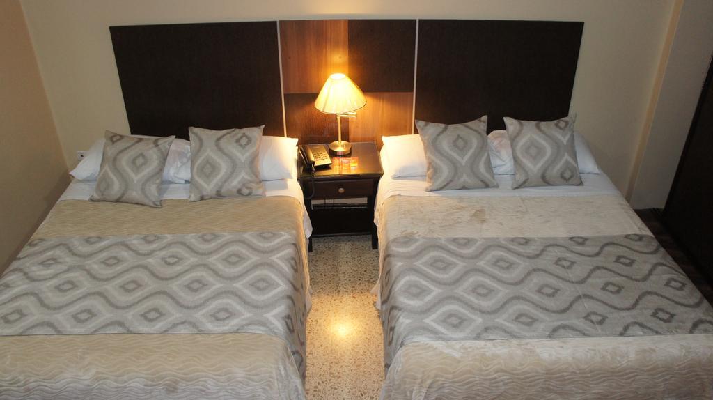 Urdesa Suites Hotel Guayaquil Bagian luar foto
